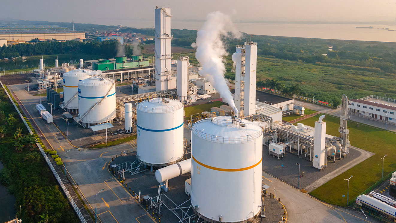 工廠熱水系統(tǒng)用空氣源熱泵更省錢嗎？